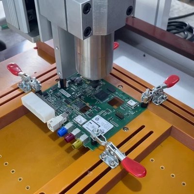Μηχανή διαδιδαστή PCB επιφάνειας εργασίας Αποθήκευση έως 100 προγραμμάτων ή 6000 σημείων εργασίας