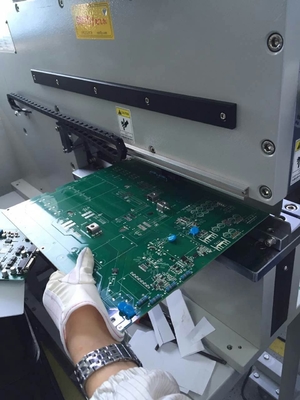 ISO9001 Μηχανή κοπής PCB V με χωρητικότητα αντιλειτουργίας κοπής 480mm