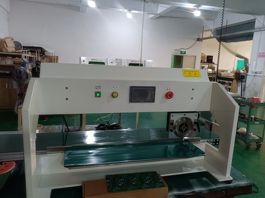 Μηχανή διαχωρισμού PCB μήκους 600 mm αυτόματο προγραμματισμό με ένα άγγιγμα