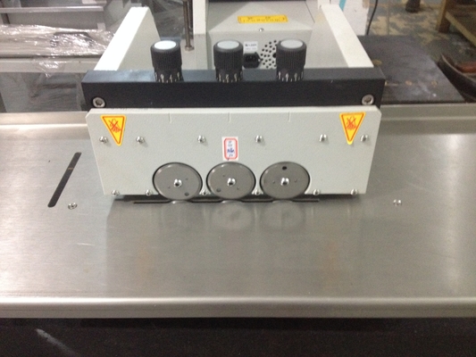 Απεριόριστο μήκος PCB Depanelizer V Cut Separator με το κόψιμο της πλακέτας αλουμινίου πολύ καλά