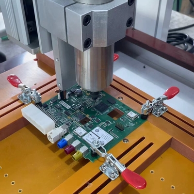 Υψηλής ακρίβειας 3 άξονες Desktop PCB Router Machine για επαναληψιμότητα συστήματος κίνησης 0,02 mm