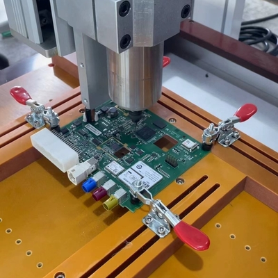 0.3-3.5mm πάχος κοπής PCB στο Βιετνάμ PCB Router Machine με ισχύ 10W