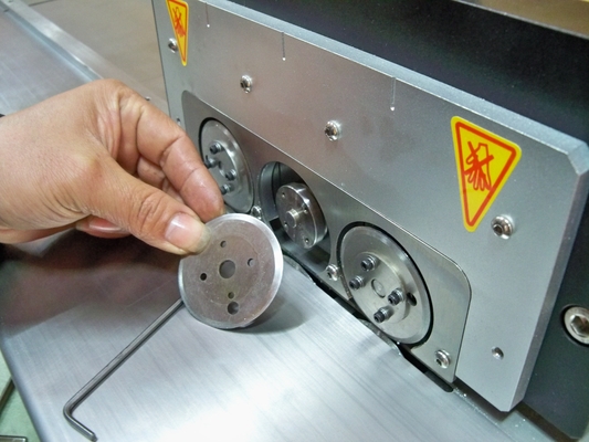 Προσαρμόσιμη πλατφόρμα Μηχανοκίνητος PCB Depanelizer με πάχος κοπής PCB 1.0-3.5mm