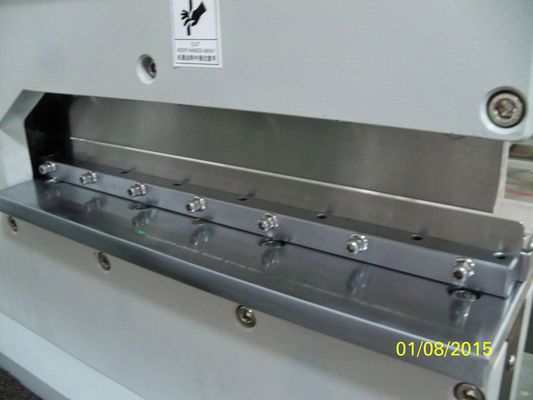 10W L450mm Max που κουρεύουν το PCB Β κόβουν τη μηχανή για τον πίνακα στυπτηριών των οδηγήσεων, λαιμητόμος PCB