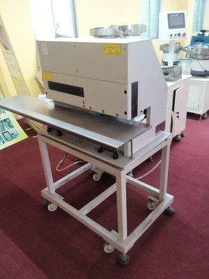 0.4mpa τα PCB Β υψηλής ταχύτητας πίεσης εργασίας κόβουν τη μηχανή L460mm
