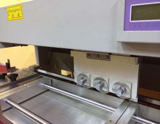 LCD τέμνουσα μηχανή 3 γυαλιού επίδειξης αυτόματη κυκλικές λεπίδες, διαχωριστής PCB