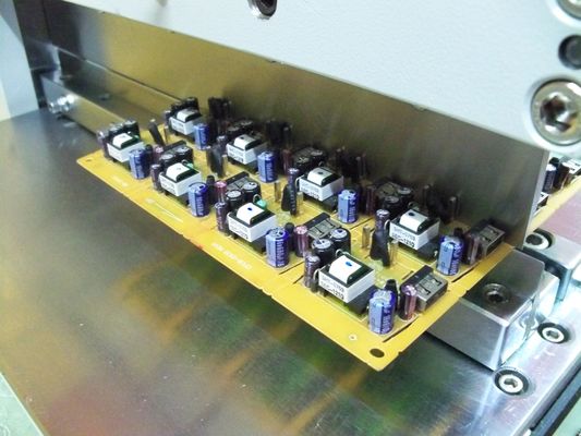 Διαχωριστής PCB β-περικοπών χρήσης πινάκων αλουμινίου με τις λεπίδες χάλυβα υψηλής ταχύτητας της Ιαπωνίας