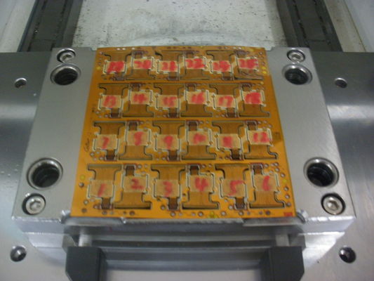 Μηχανή τρύπησης 3-30T FPC &amp; PCB για την ηλεκτρονική βιομηχανία