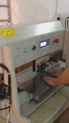100 mm/S Μηχανοκίνητη μηχανή κοπής PCB μετάλλου Στρογγυλή λεπίδα