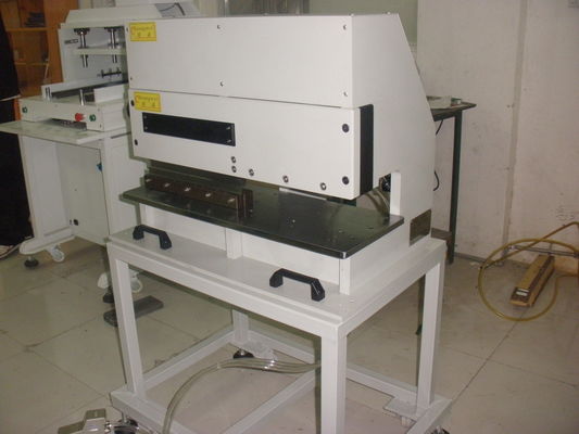Το πνευματικό λευκό συνελεύσεων Fr2v έκοψε το PCB Depanelizer 2.5mm πυκνά